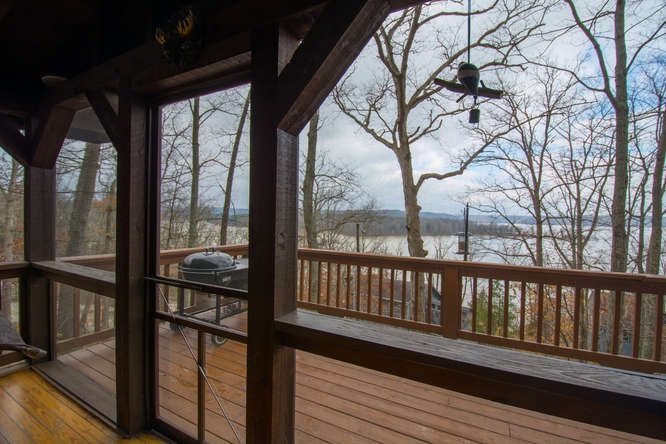 9000 Emerald Court, Nashville, IN 47448
