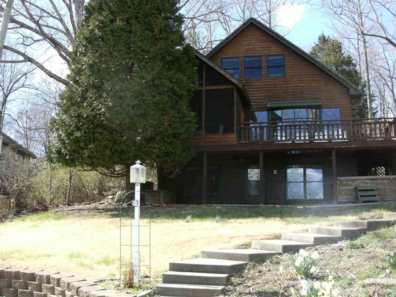 8015 N Lakeview Drive, Unionville, IN 47468