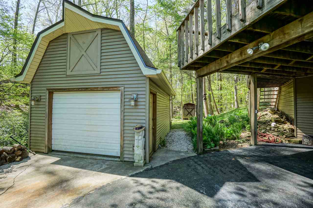 7895 Lakeview Drive, Unionville, IN 47468