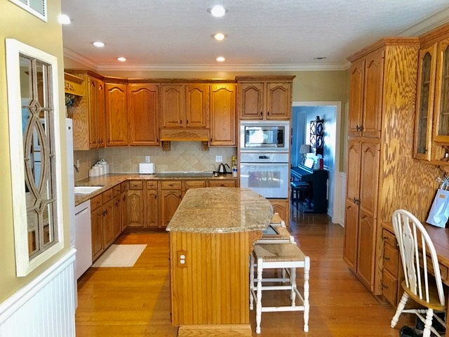 12253 E 300 S, Loogootee, IN 47553