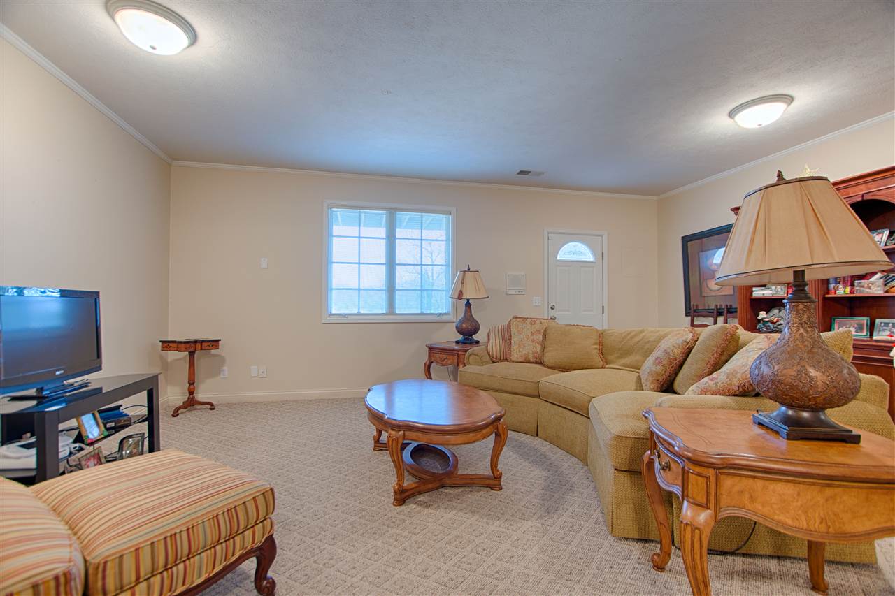 2055 S Center Rd, Boonville, IN 47601