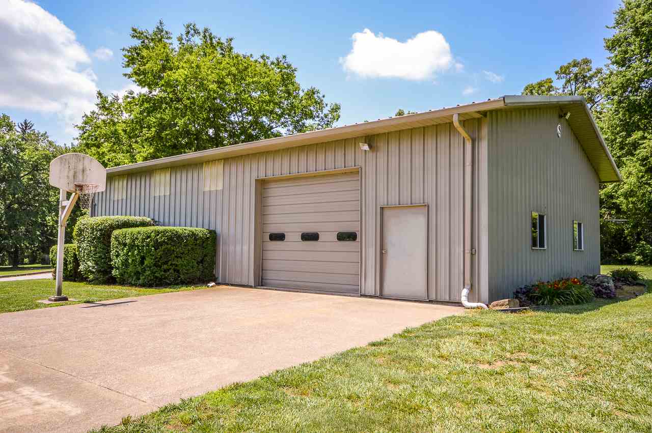 5420 N Ford Rd, Mount Vernon, IN 47620