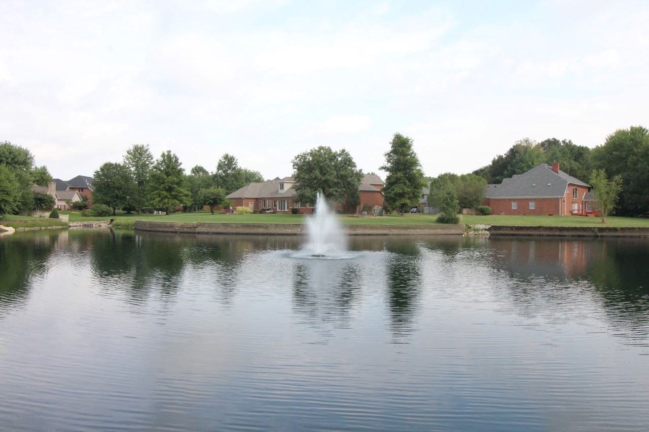 7966 LAKE TERRACE CT, Newburgh, IN 47630