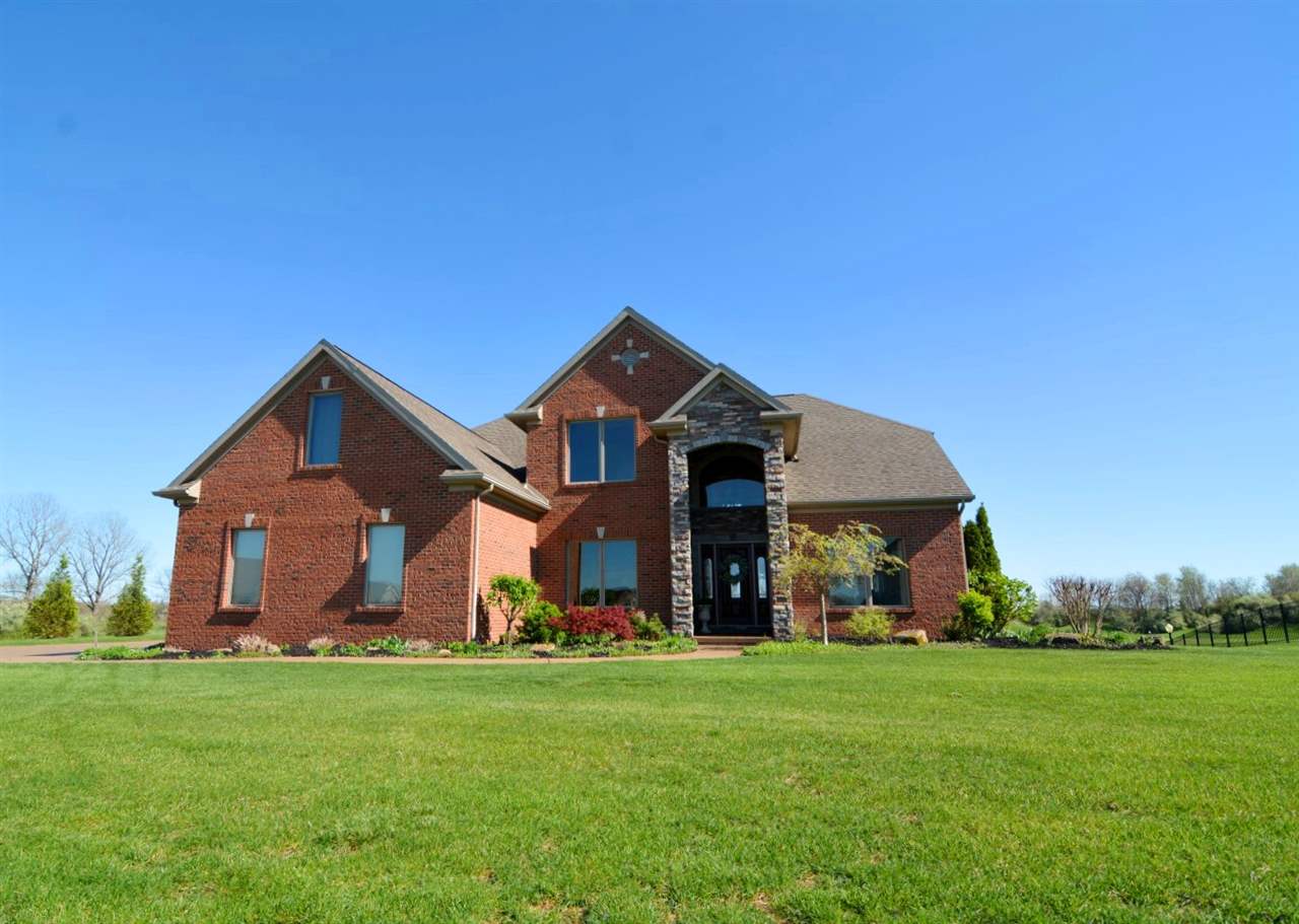 5599 Victoria Bluffs, Newburgh, IN 47630