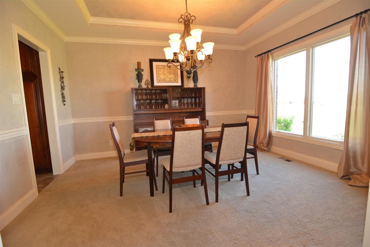 5599 Victoria Bluffs, Newburgh, IN 47630