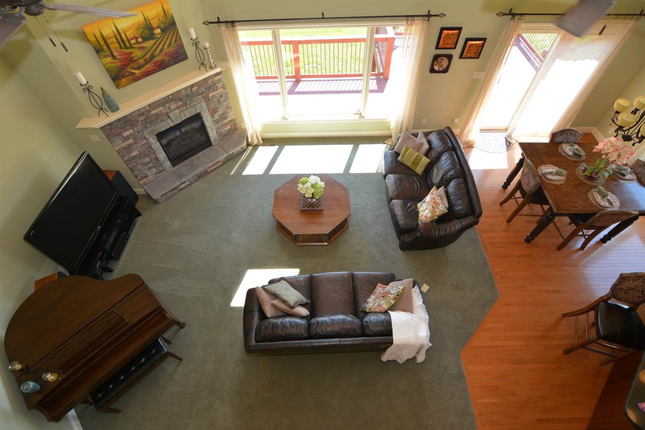5599 Victoria Bluffs, Newburgh, IN 47630