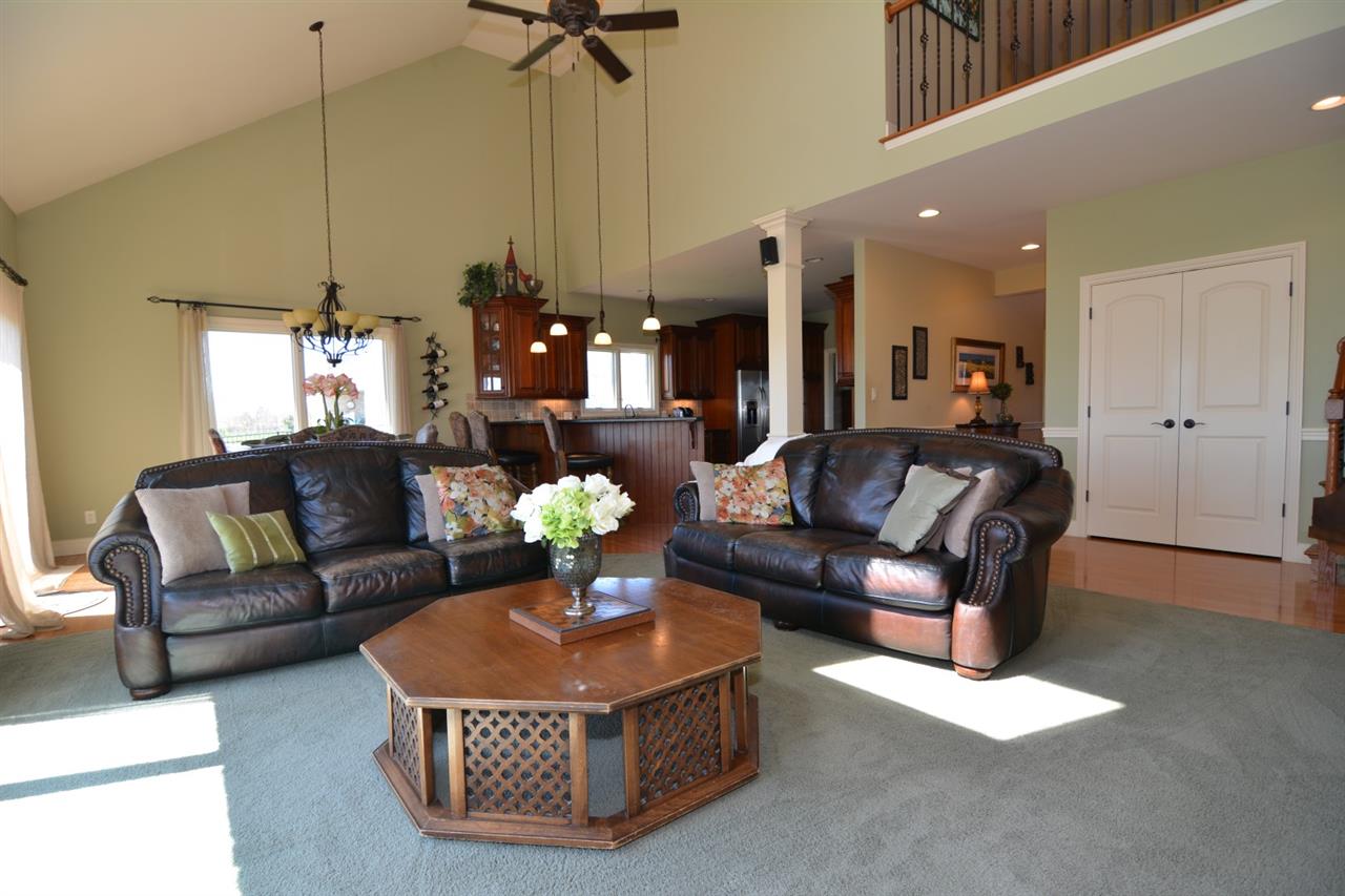 5599 Victoria Bluffs, Newburgh, IN 47630