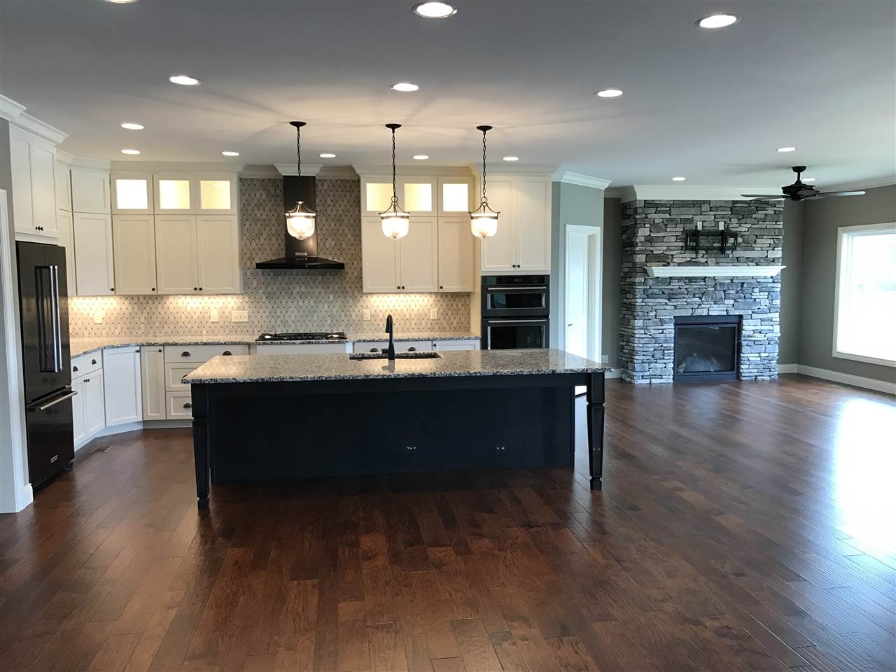 6259Foxwood Ct, Newburgh, IN 47630