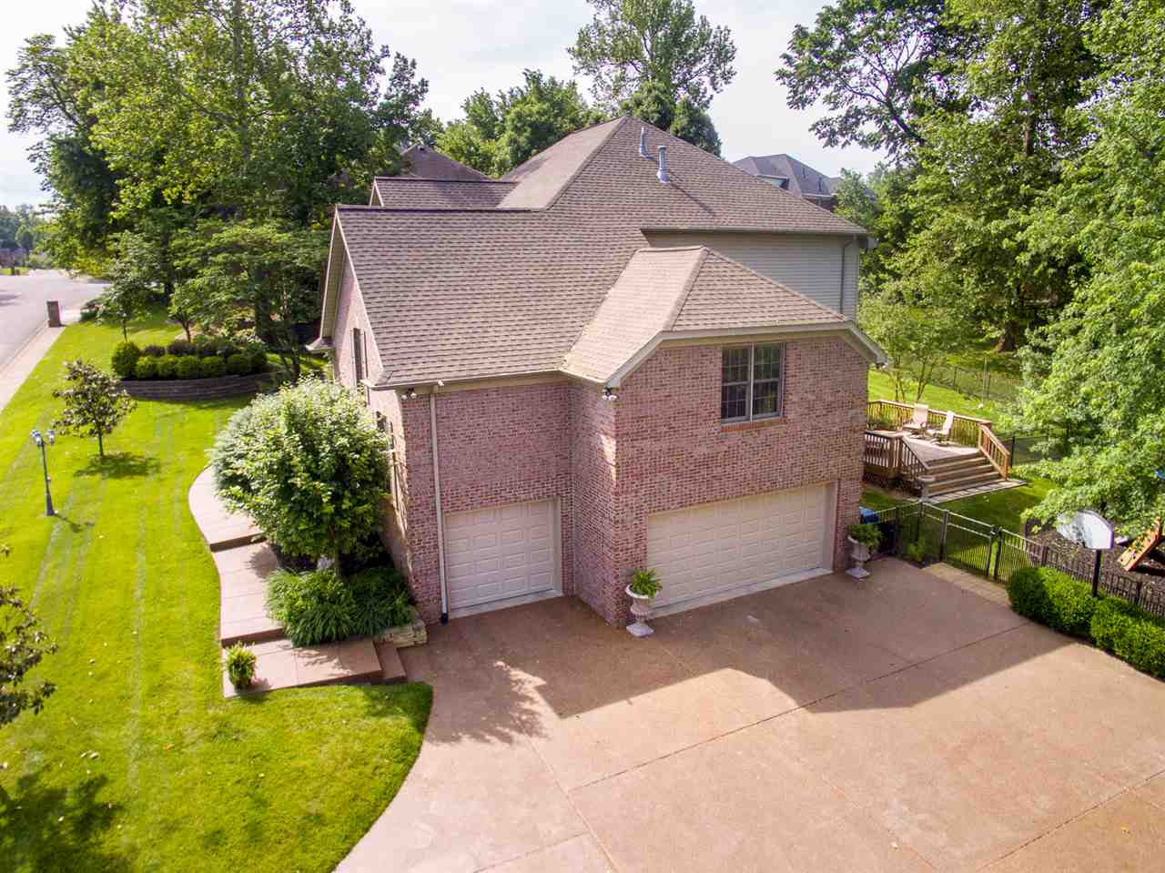 6677 River Ridge Dr, Newburgh, IN 47630