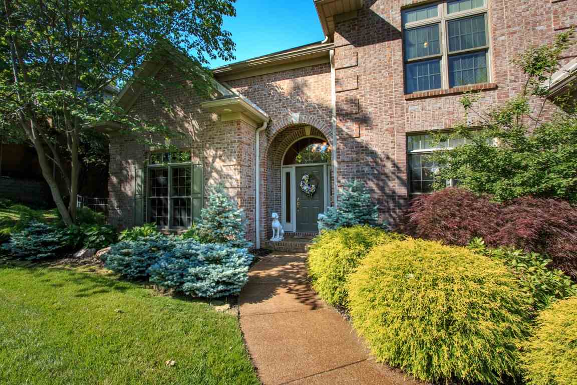 6677 River Ridge Dr, Newburgh, IN 47630