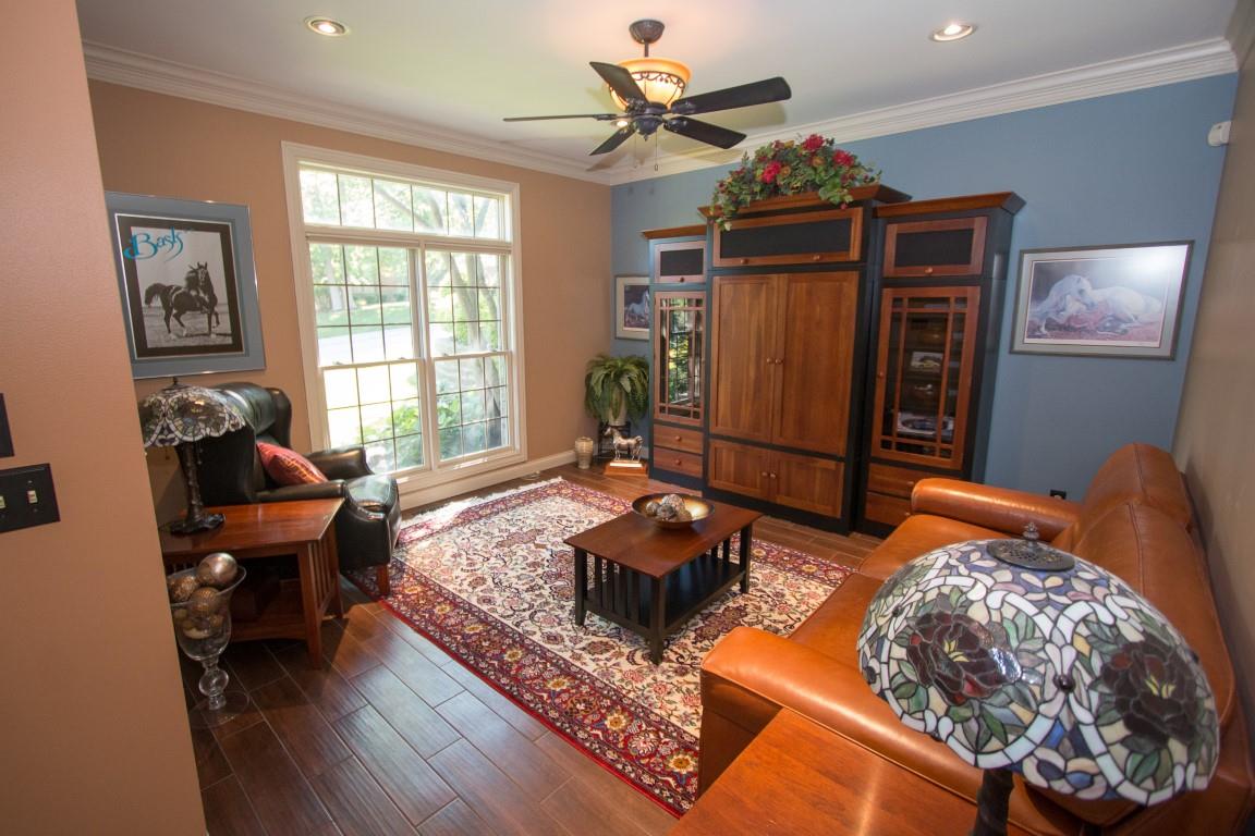 6677 River Ridge Dr, Newburgh, IN 47630