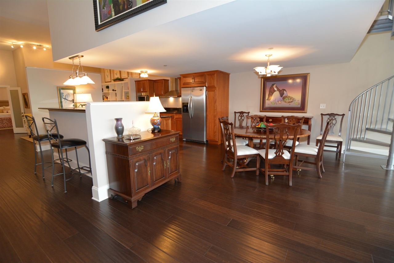300 Main Street, Evansville, IN 47708