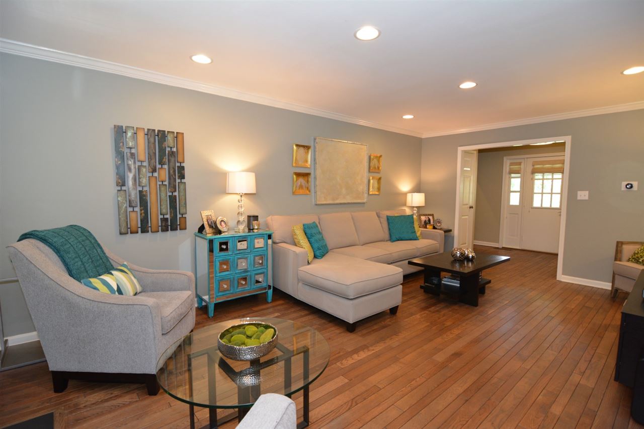 401 Stonegate Road, Evansville, IN 47711