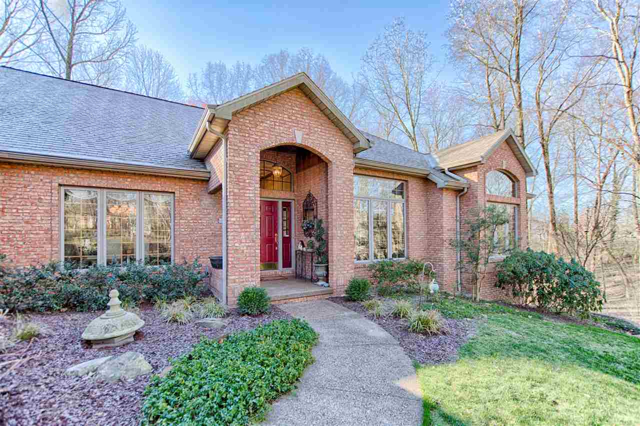 2218West Summit Dr, Evansville, IN 47712