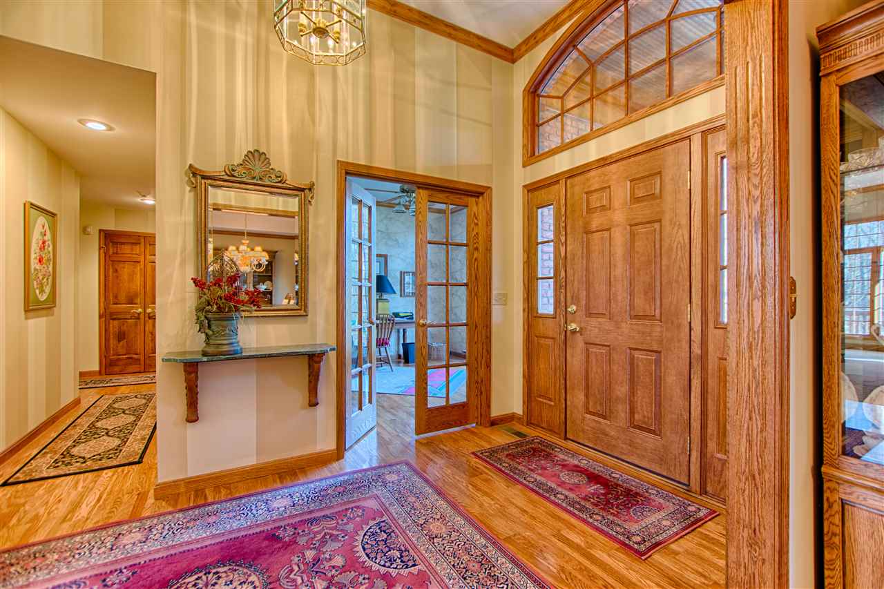2218West Summit Dr, Evansville, IN 47712