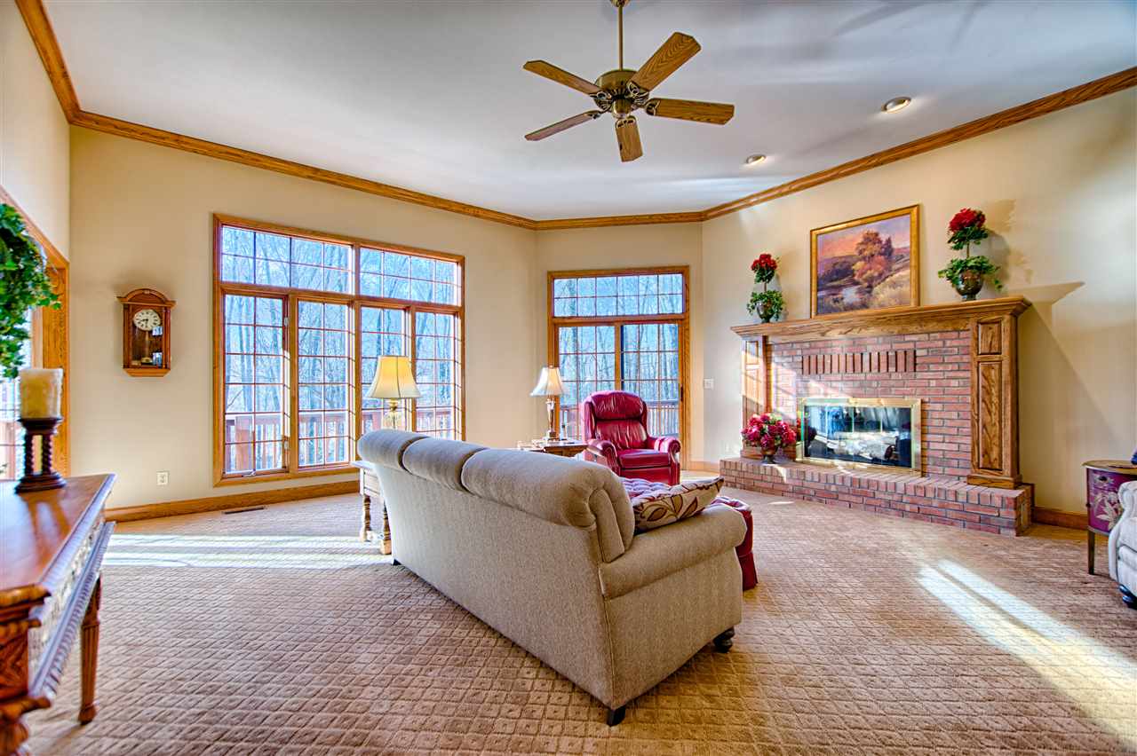 2218West Summit Dr, Evansville, IN 47712