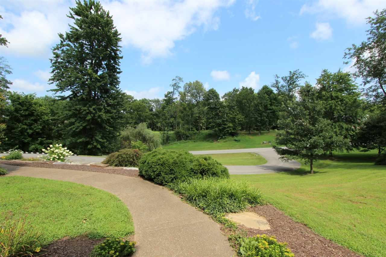 2901 Woodstone Lane, Evansville, IN 47712