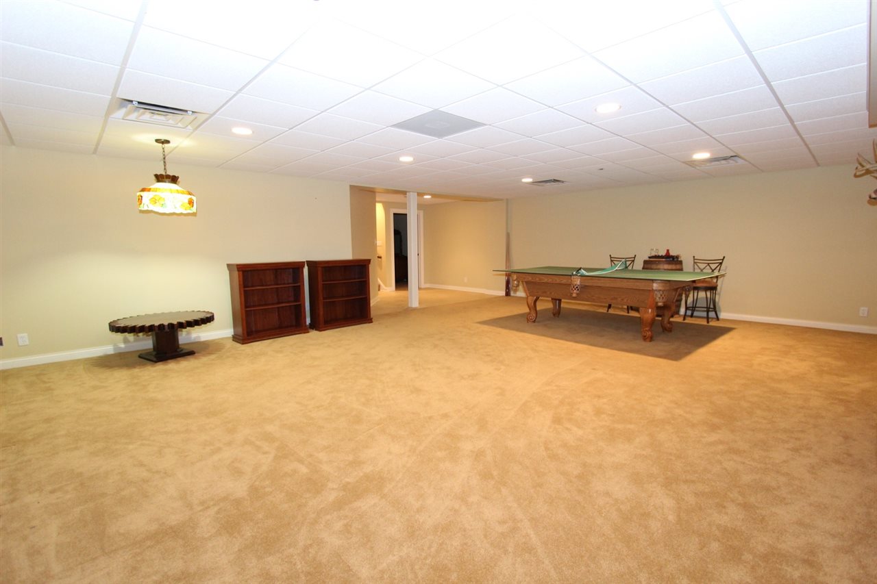 2901 Woodstone Lane, Evansville, IN 47712
