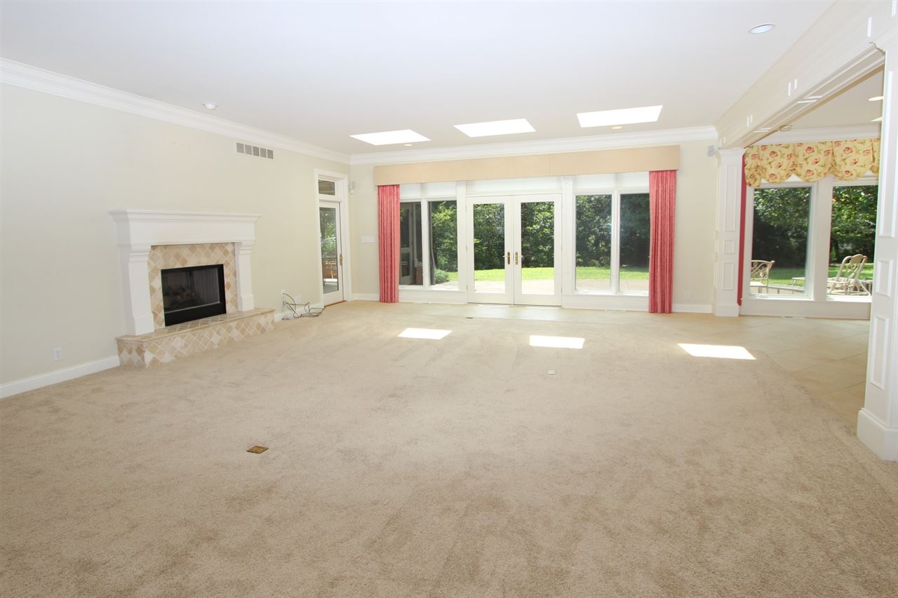 2901 Woodstone Lane, Evansville, IN 47712