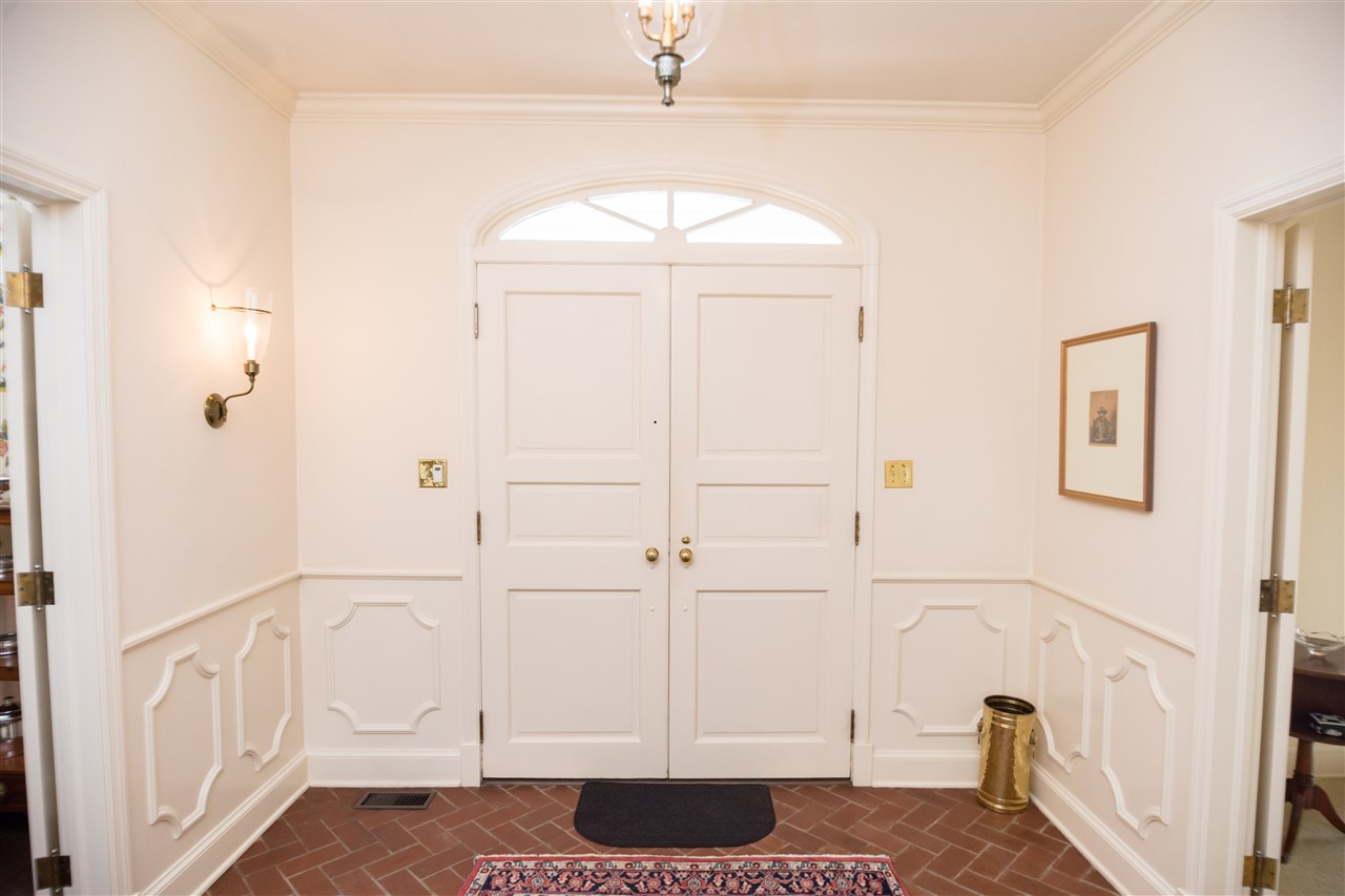 820 S Meadow, Evansville, IN 47714