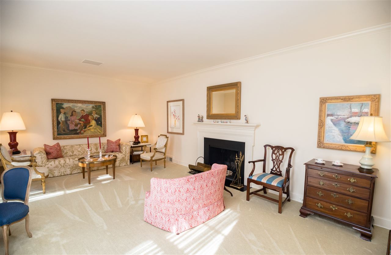 820 S Meadow, Evansville, IN 47714