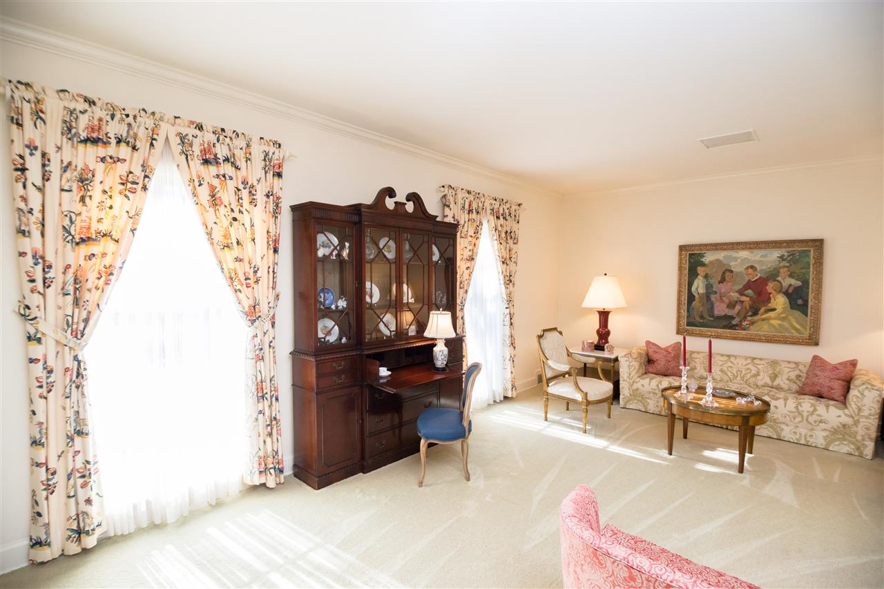 820 S Meadow, Evansville, IN 47714
