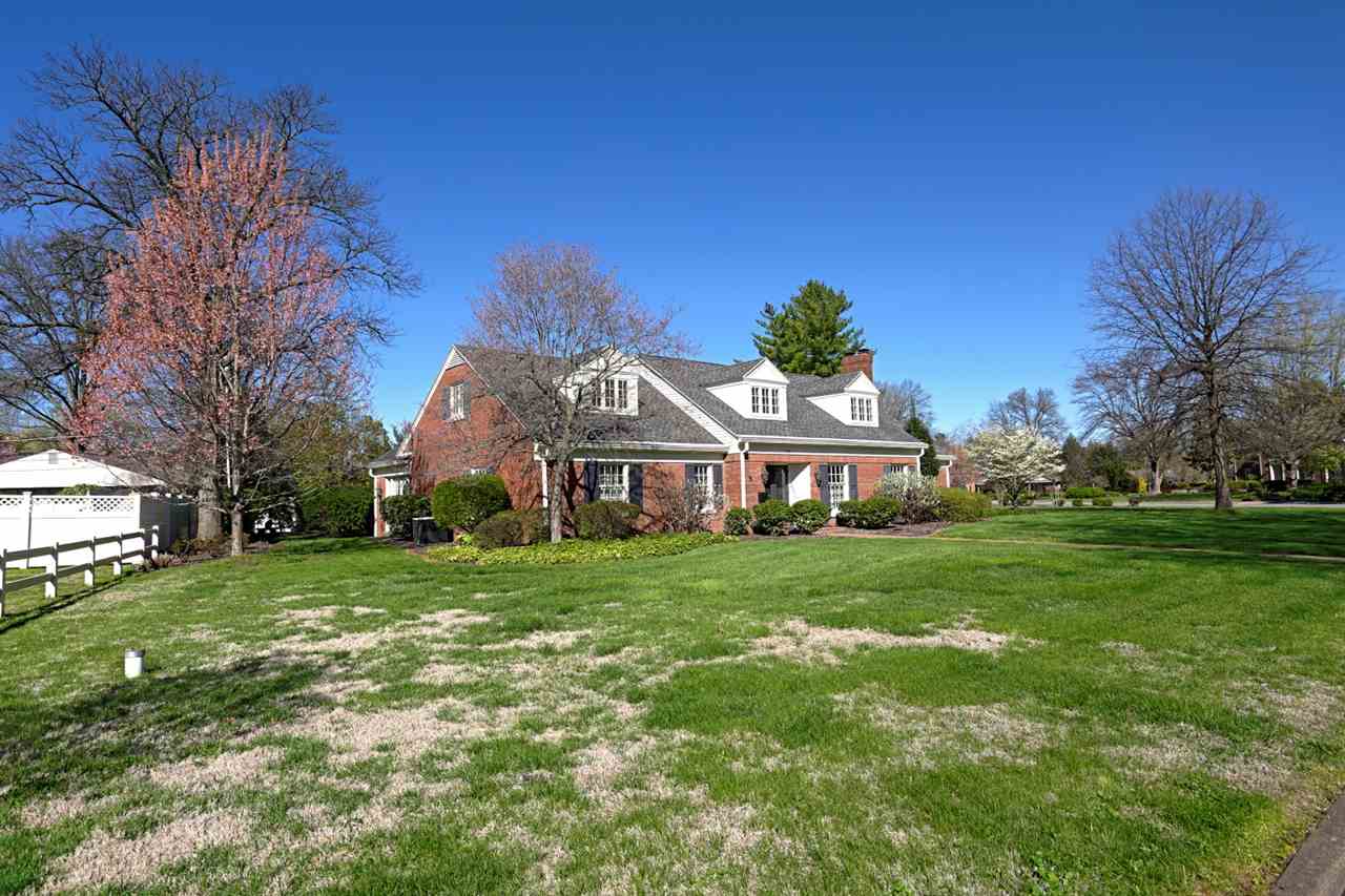 701 S Meadow Road, Evansville, IN 47714