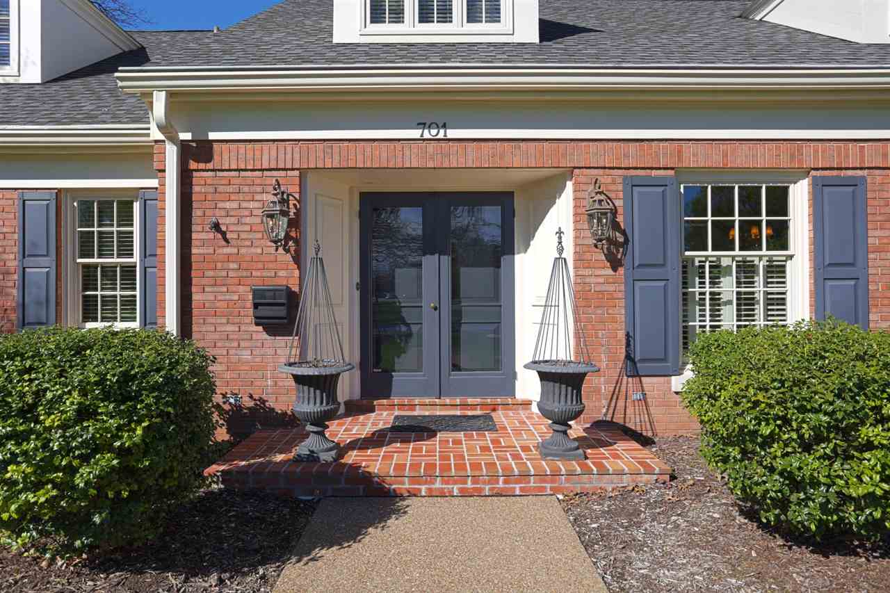 701 S Meadow Road, Evansville, IN 47714