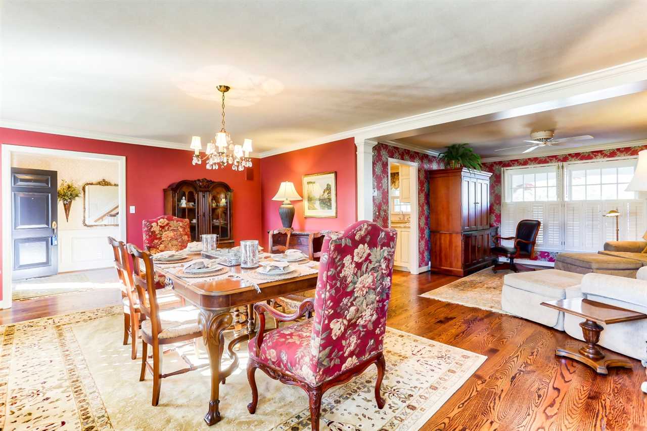 701 S Meadow Road, Evansville, IN 47714