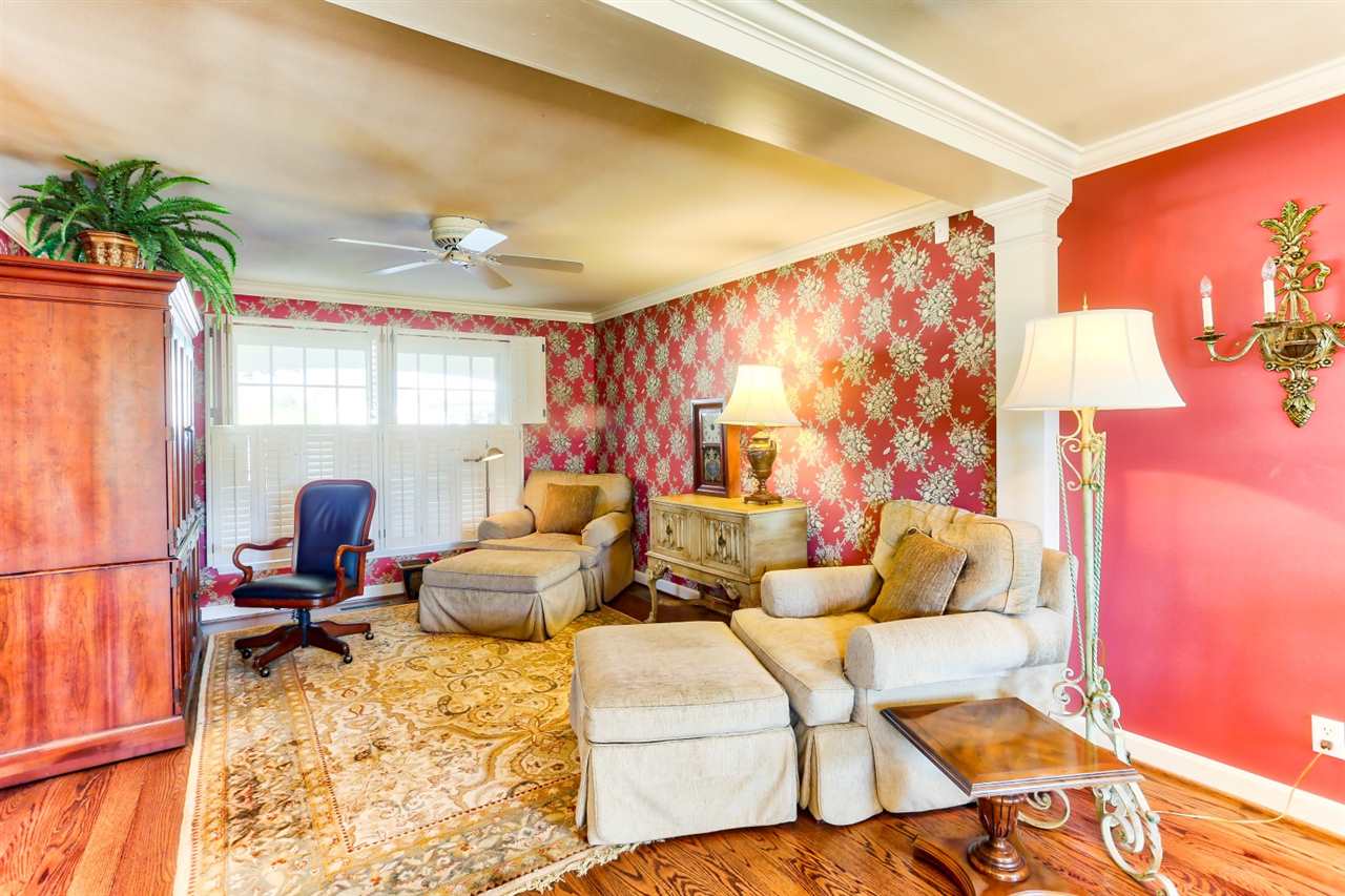 701 S Meadow Road, Evansville, IN 47714