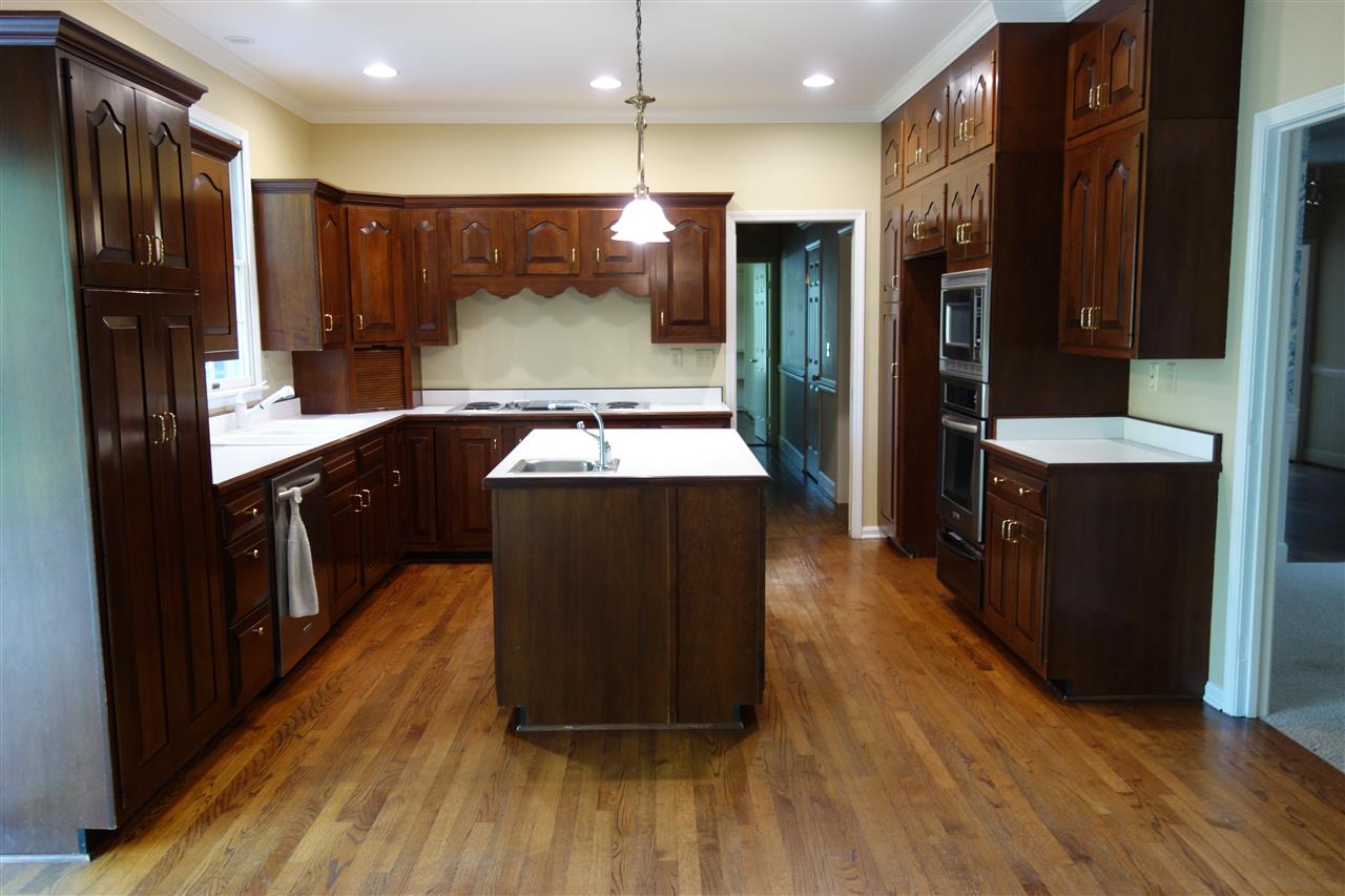 1 Lincolnwood Drive, Evansville, IN 47715