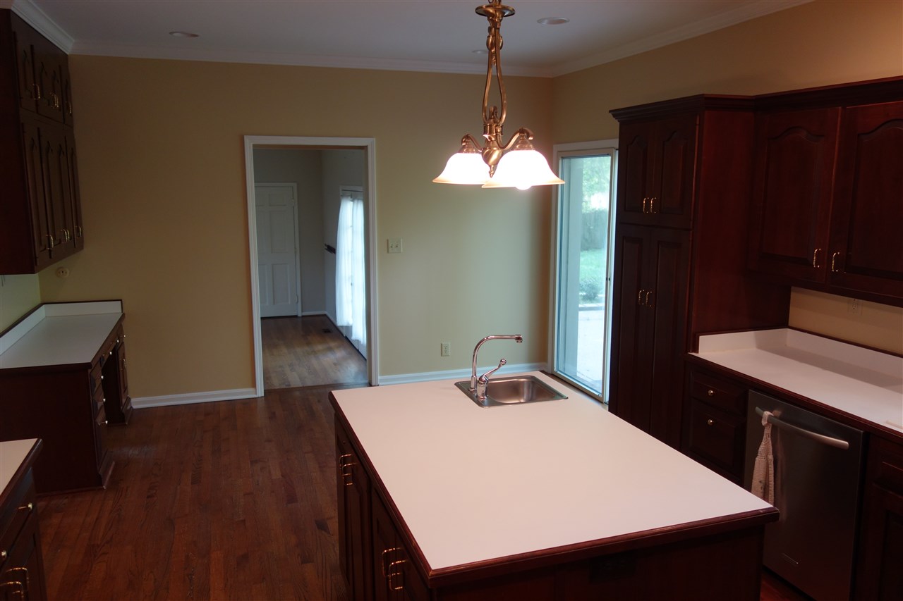 1 Lincolnwood Drive, Evansville, IN 47715