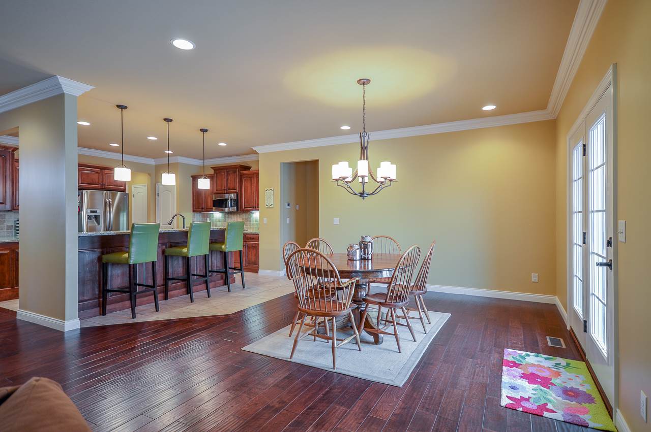 905 Raphael Dr, Evansville, IN 47725