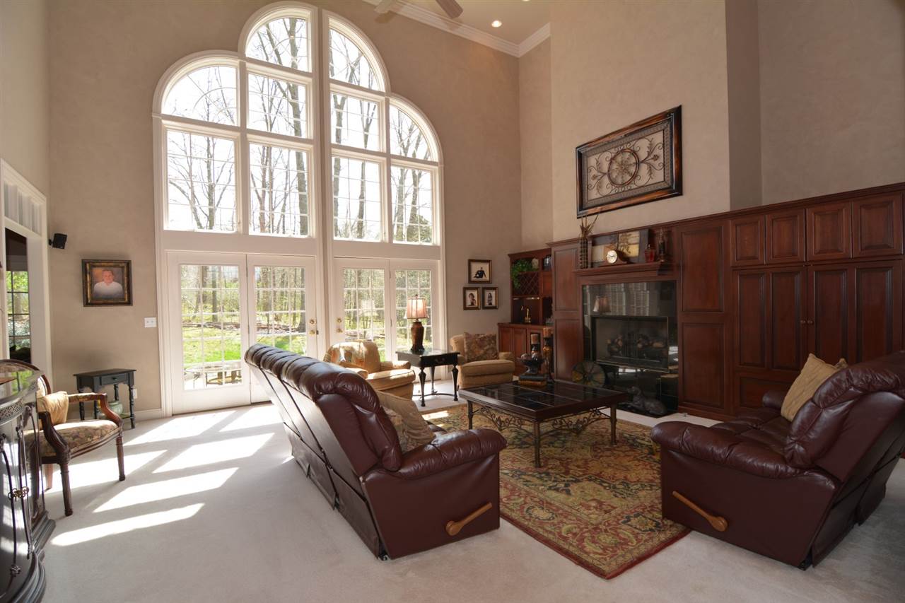 10900 Cypress Creek, Evansville, IN 47725