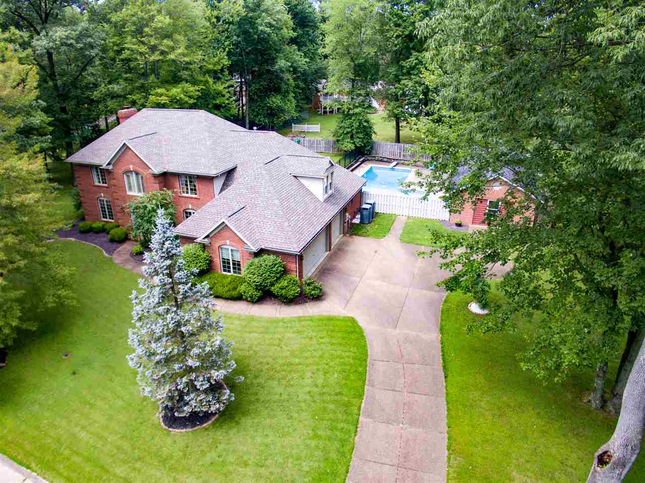 11621 German Pines Drive, Evansville, IN 47725