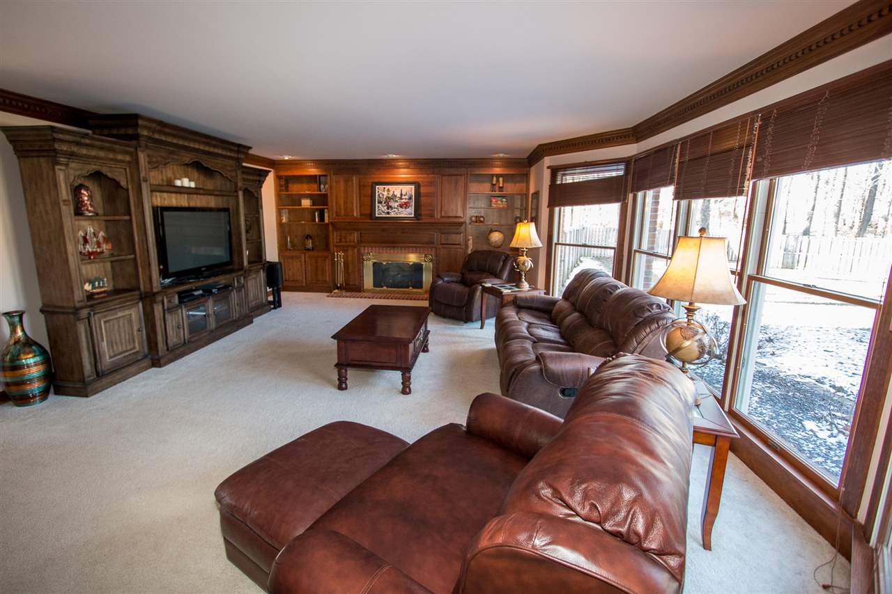 11621 German Pines Drive, Evansville, IN 47725