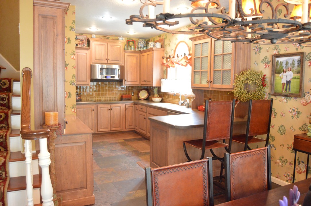 250 Piccadilly Ct, Terre Haute, IN 47803