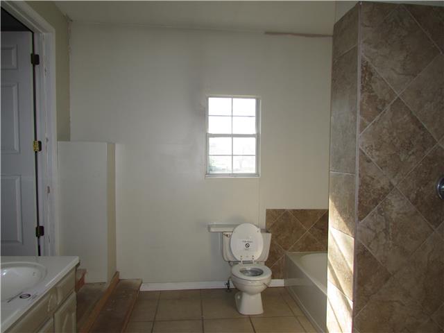 100 W Meriwood LnEdgerton, KS, 66021Johnson County
