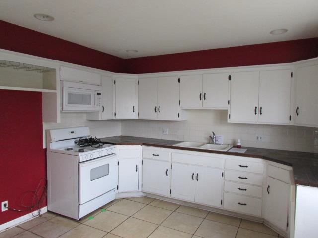 345 W Warren StGardner, KS, 66030Johnson County