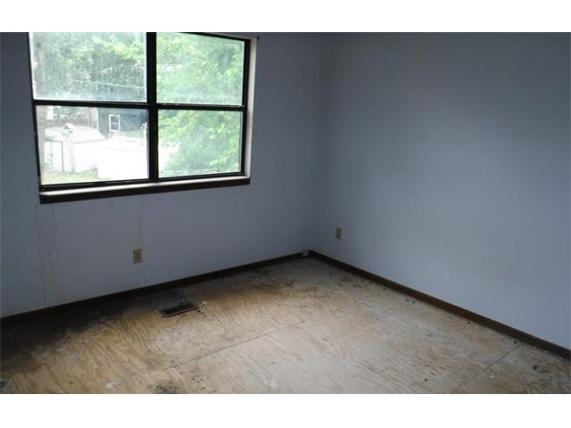 1912 W 3rd TerLawrence, KS, 66044Douglas County