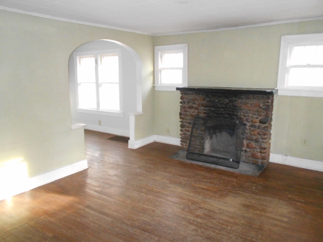 218 Alabama StLawrence, KS, 66044Douglas County