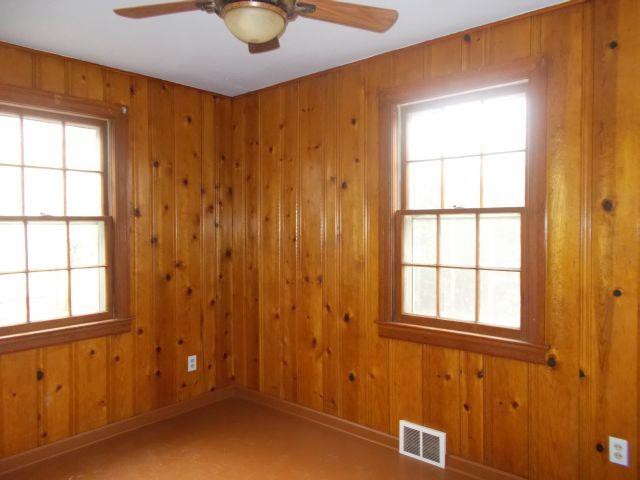 1023 N 11th StLeavenworth, KS, 66048Leavenworth County