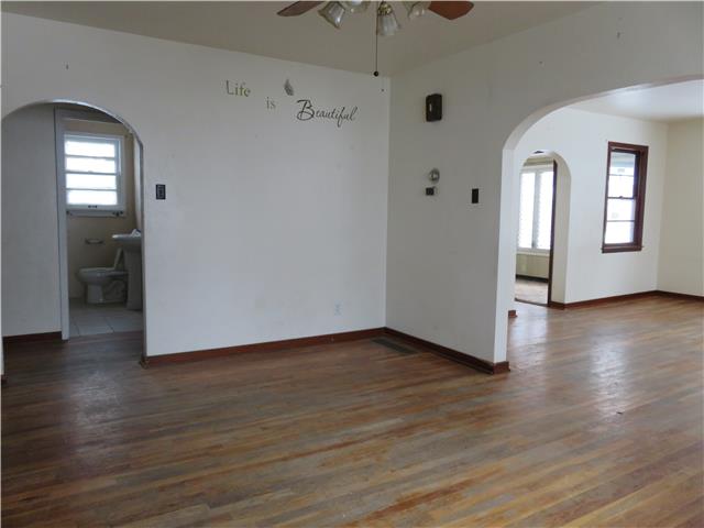 1433 Kingman StLeavenworth, KS, 66048Leavenworth County