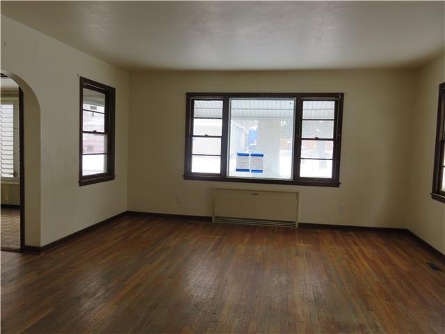1433 Kingman StLeavenworth, KS, 66048Leavenworth County