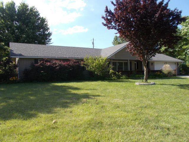 304 E Countryside DrMc Louth, KS, 66054Jefferson County