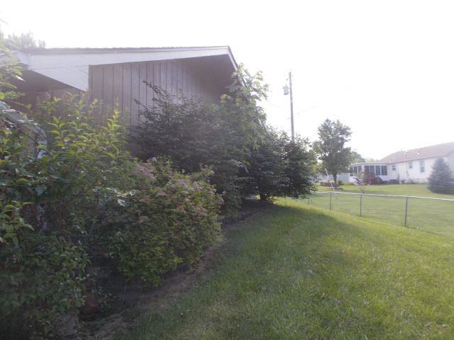 304 E Countryside DrMc Louth, KS, 66054Jefferson County