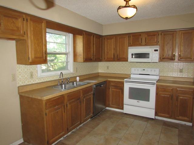 1010 E Huntington PlOlathe, KS, 66061Johnson County