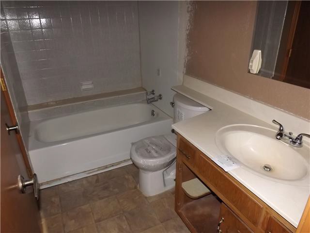 13128 S Trenton StOlathe, KS, 66062Johnson County