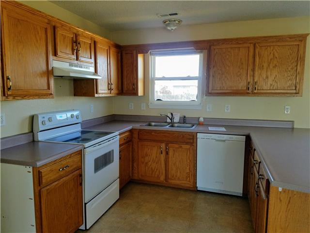 1418 N Sycamore StOttawa, KS, 66067Franklin County