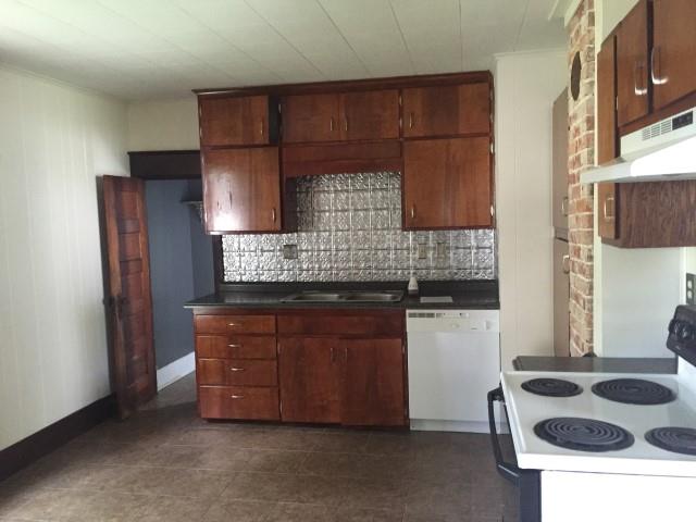 307 W Peoria StPaola, KS, 66071Miami County